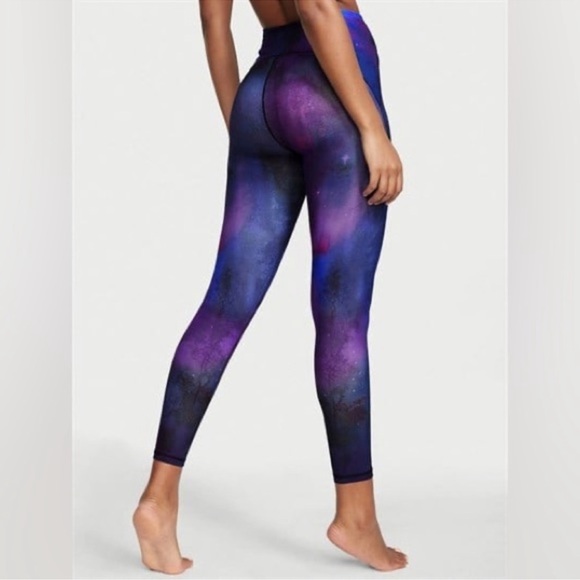 💖 Victoria’s Secret Love Sweat on Point Legging - Picture 2 of 10